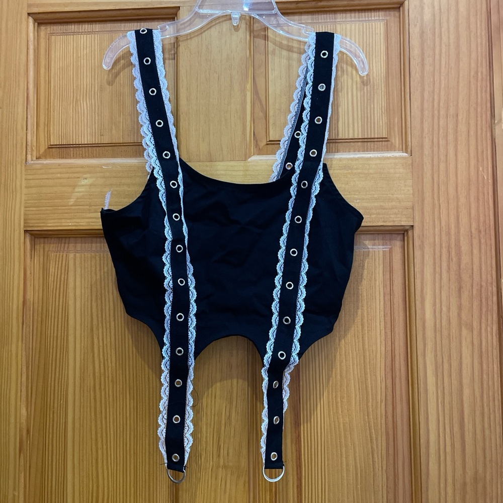 Hot topic garter grommet tape tank XS